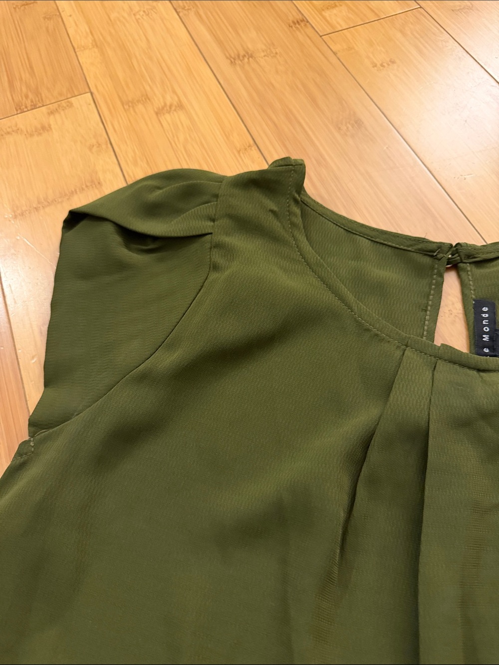 Olive Green Pleated Keyhole Cap Sleeve Blouse - Picture 2 of 5
